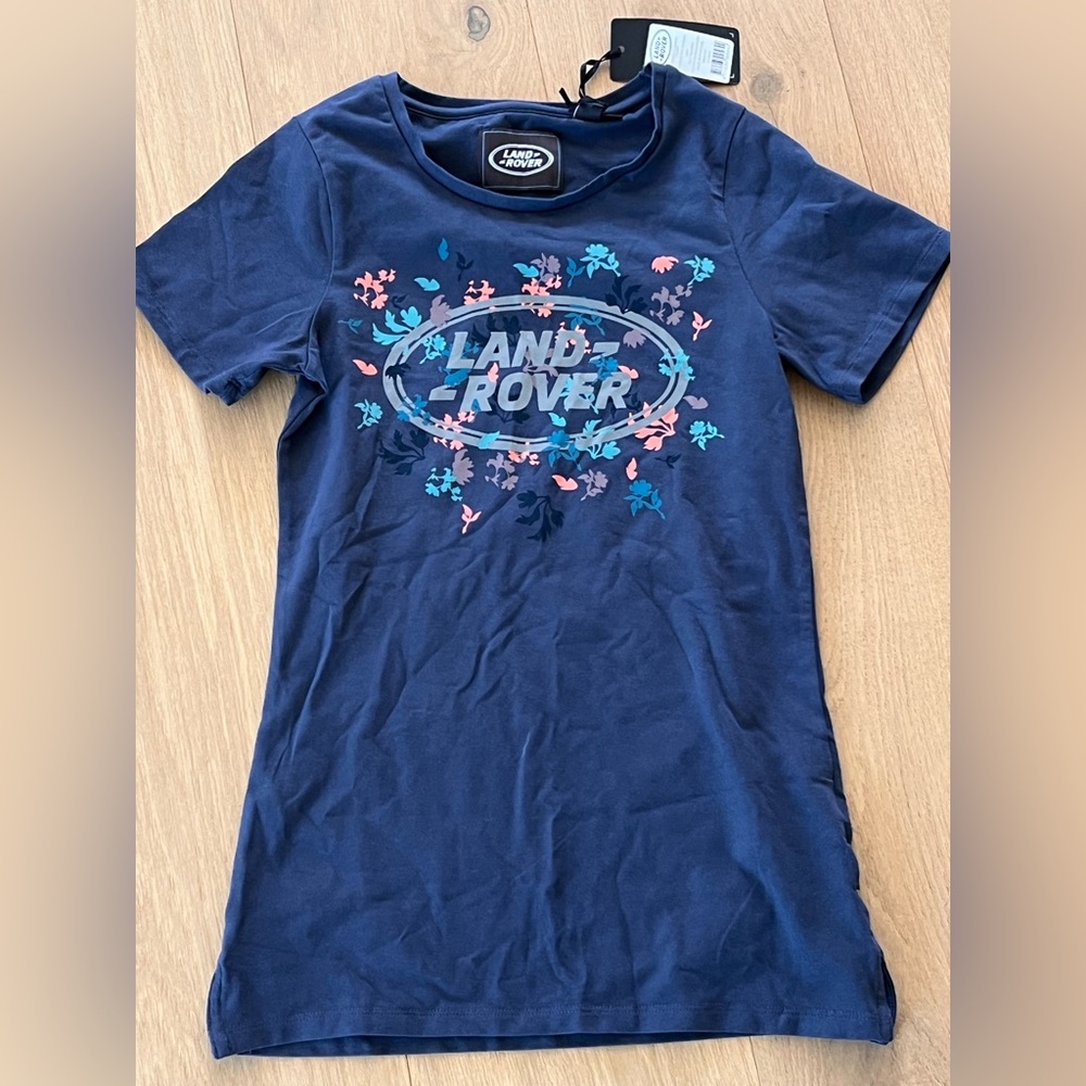 NWT Women’s Land Rover Stretch Cotton Navy Floral Logo Tee XS NWT